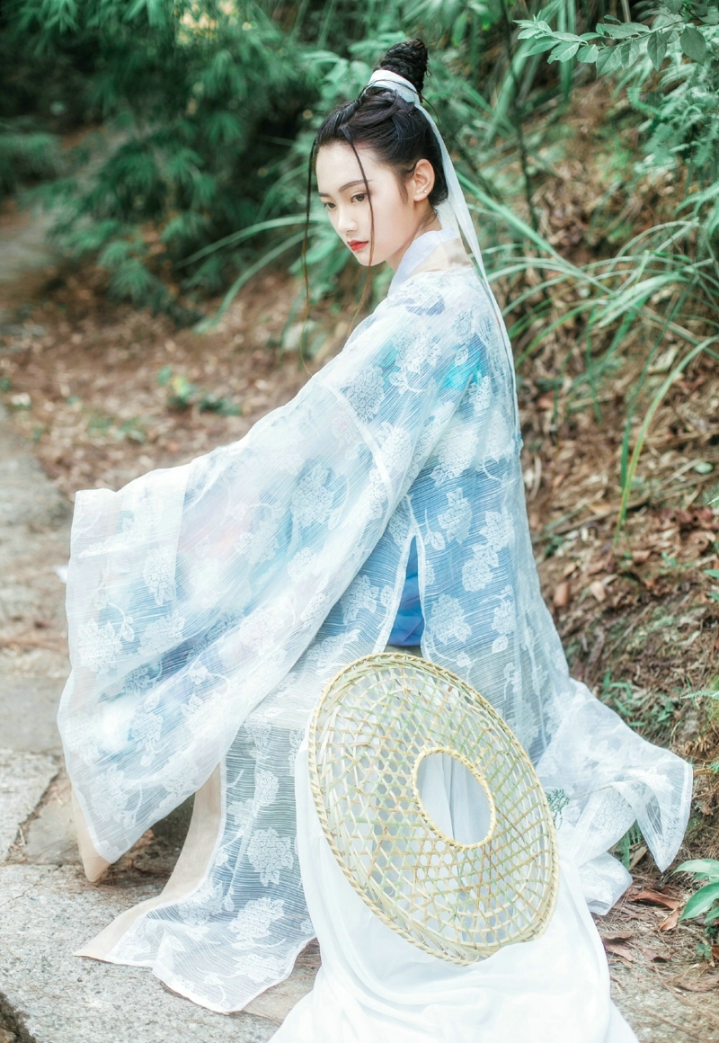 英伦风条纹衣美女养眼侧颜无敌写真美照