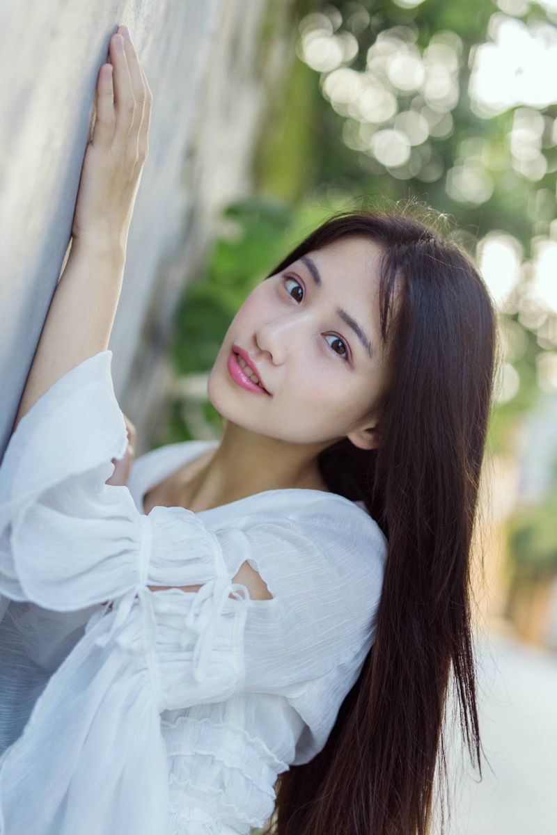 夕阳下的牛仔外套美女侧颜美丽吸睛唯美写真