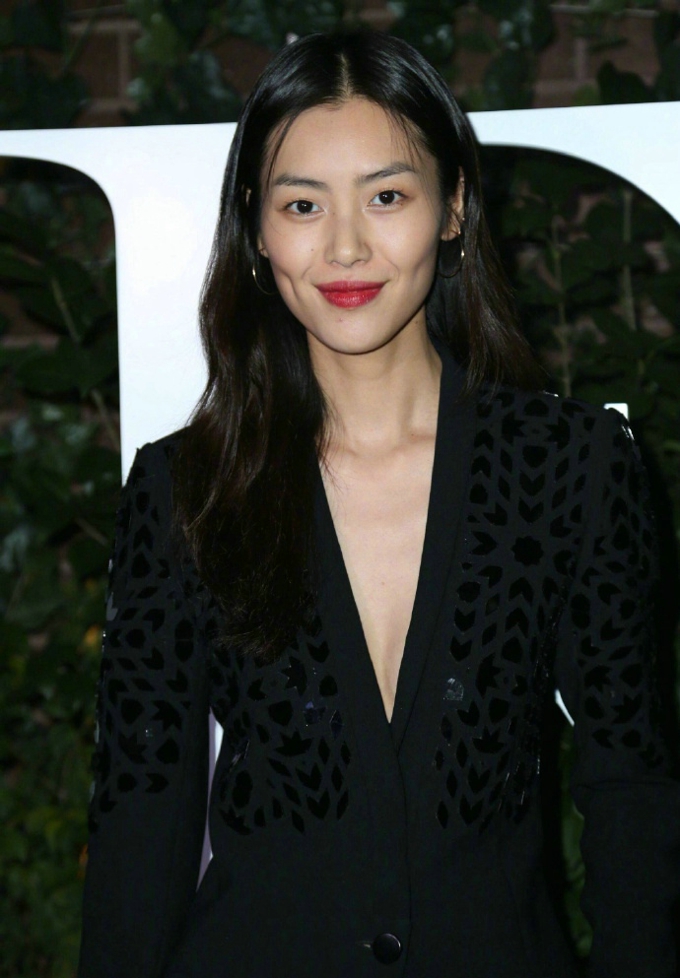 刘雯性感又帅气 气场强大写真