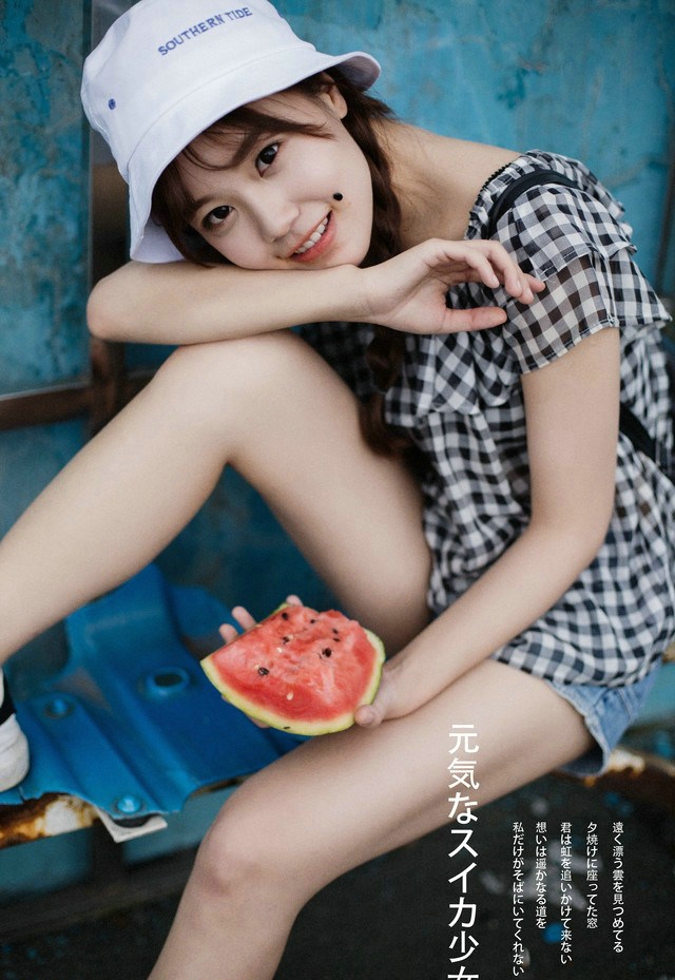西瓜女孩清纯阳光甜美写真