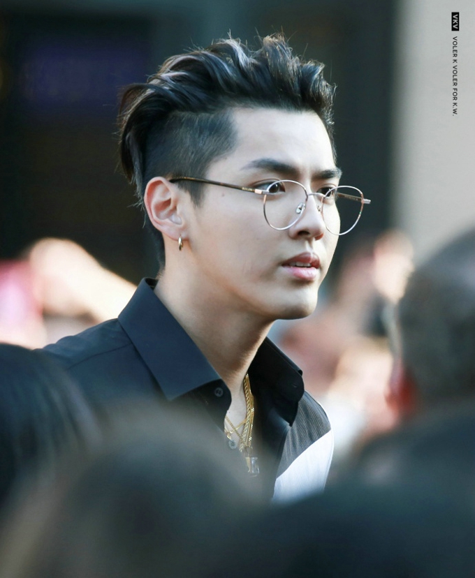 吴亦凡的凝视电眼十足美图写真