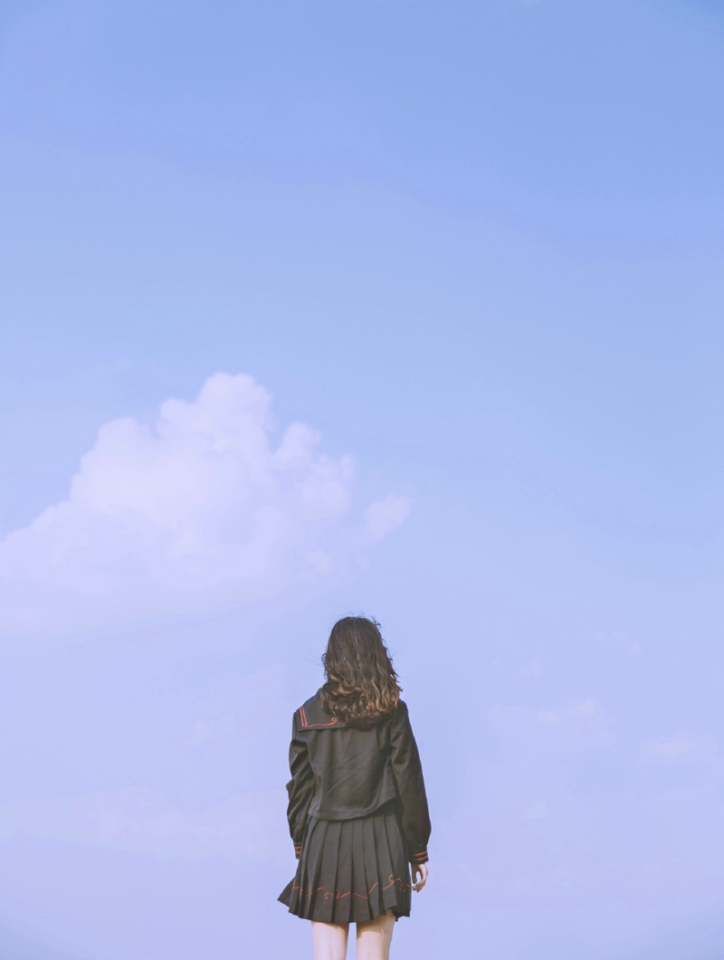 甜美日系美女卷发精致五官清新怡人