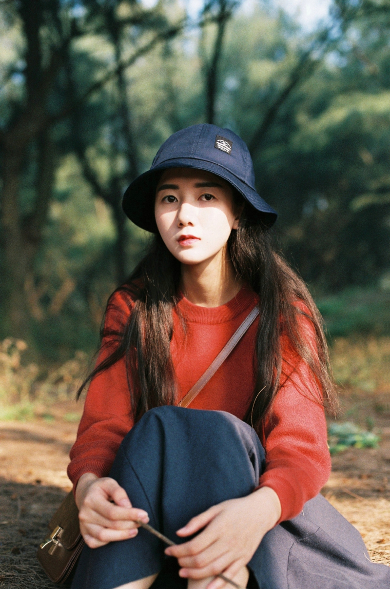 海岸边的森系美女海岸边思绪万千