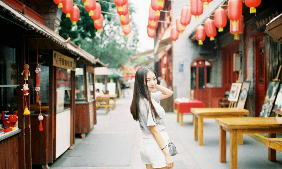 日系美女安静私房内养眼写真