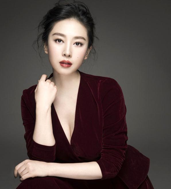 优雅气质美女 新春时尚写真