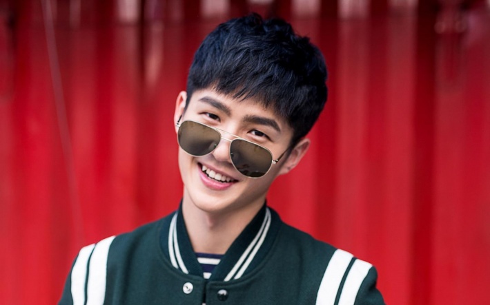 阳光男孩刘昊然壁纸