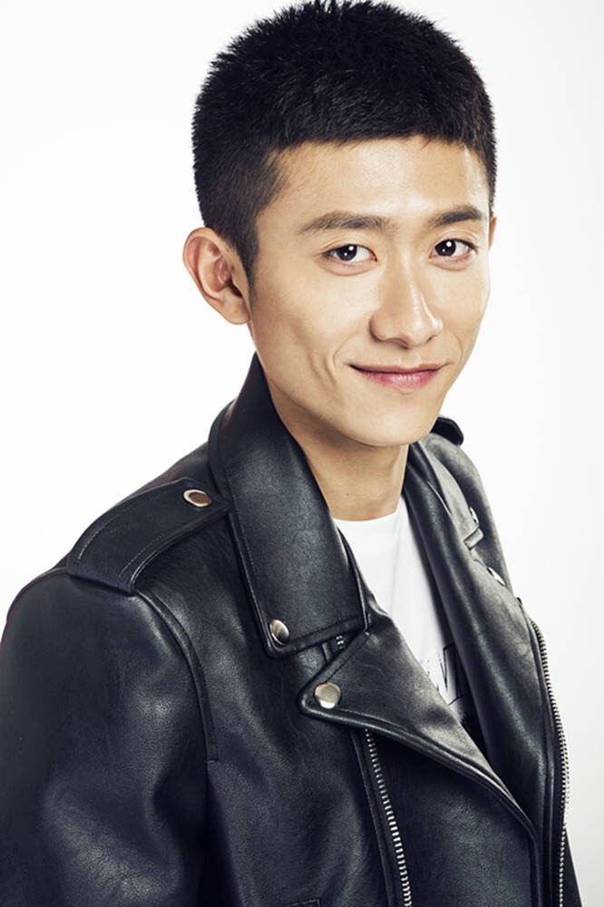 张一山近期个人杂志写真