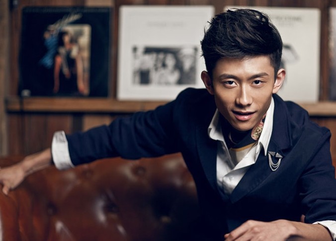 痞帅张一山图片桌面壁纸