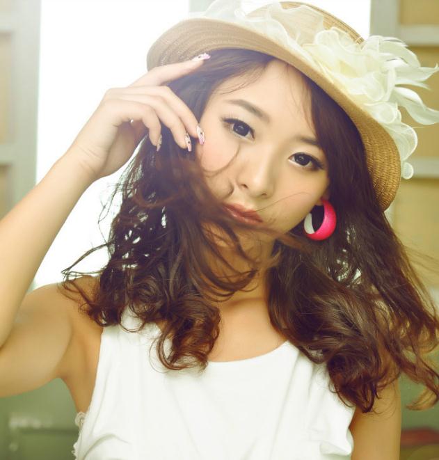 优雅时尚 恬美端庄的美女写真集