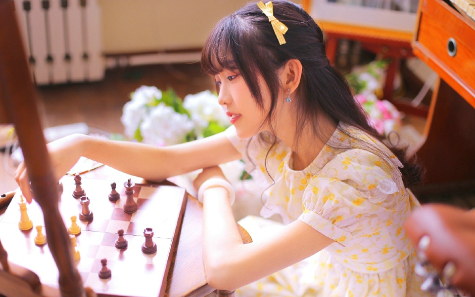 可爱少女甜美文静私房悠闲时光