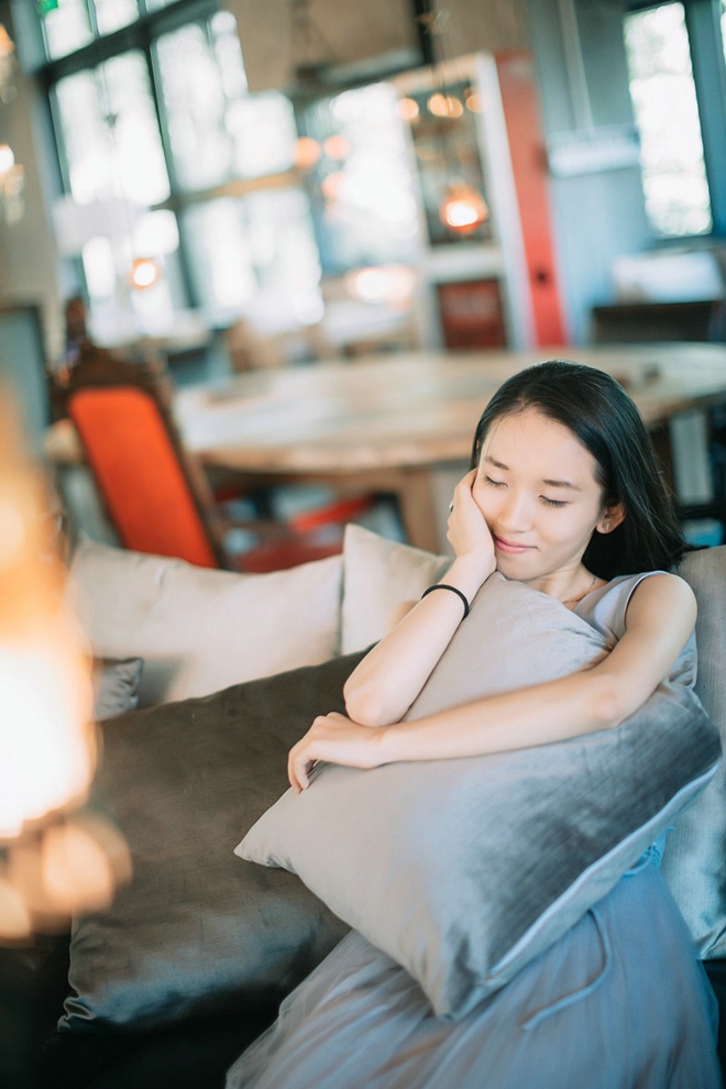酷似奶茶妹妹清纯娇嫩可爱美女