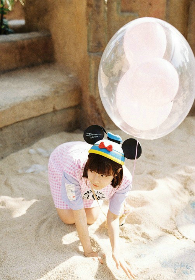 可爱呆萌漂亮女生游园写真