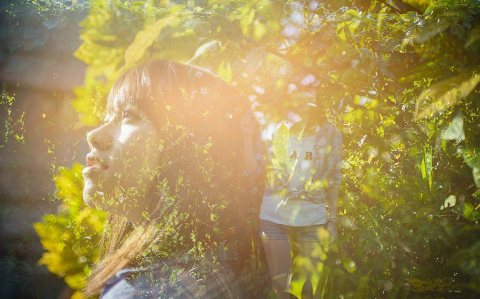 格子衬衫氧气美女清新阳光迷人写真