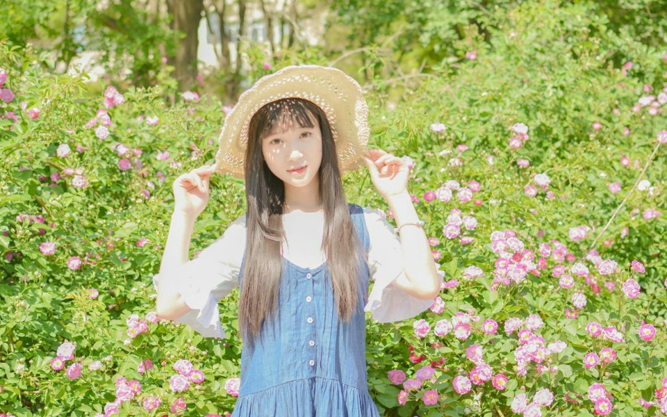 阳光下的氧气少女纯真娇美可人写真