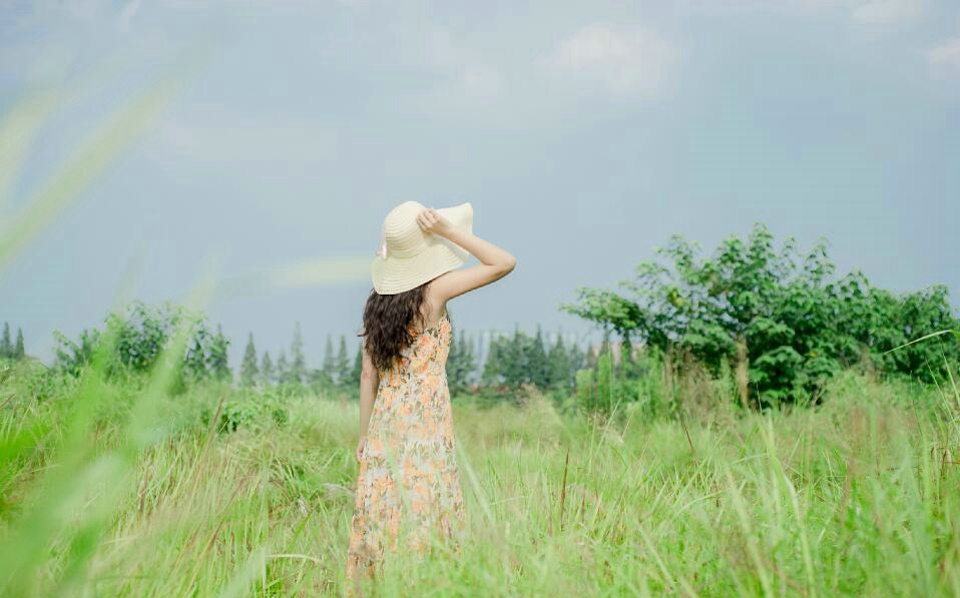 阳光下的校服美女漂亮精致脸蛋