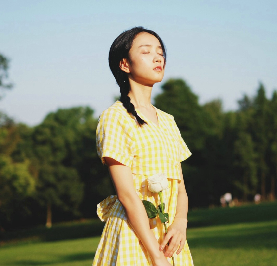 复古红色长裙美女魅力女人味散发