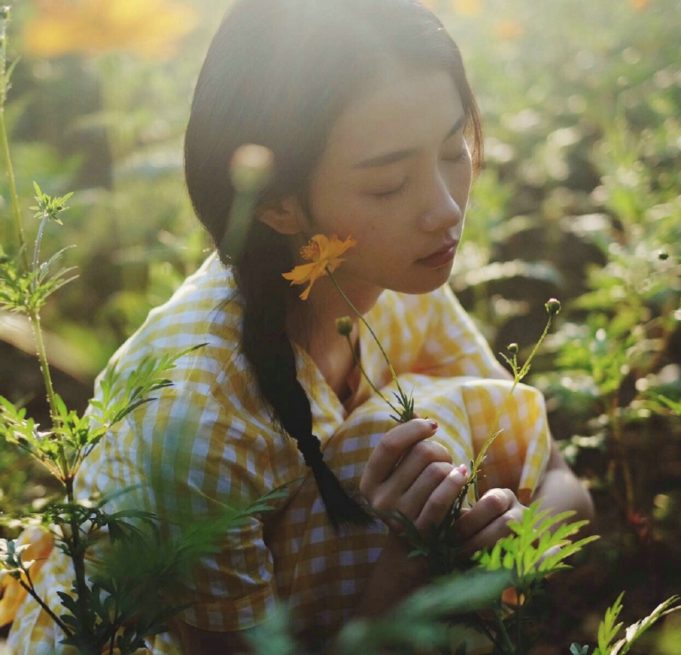 复古红色长裙美女魅力女人味散发