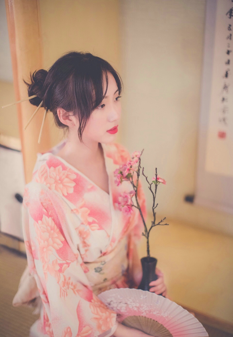 列车上的清纯漂亮少女笑脸阳光写真