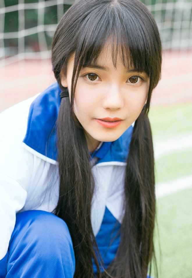 甜美娇巧可爱妹子校园阳光俏皮唯美写真