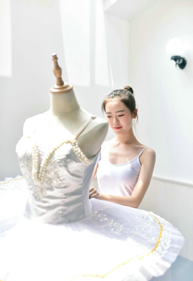 私房森系中分美女柔美温柔写真