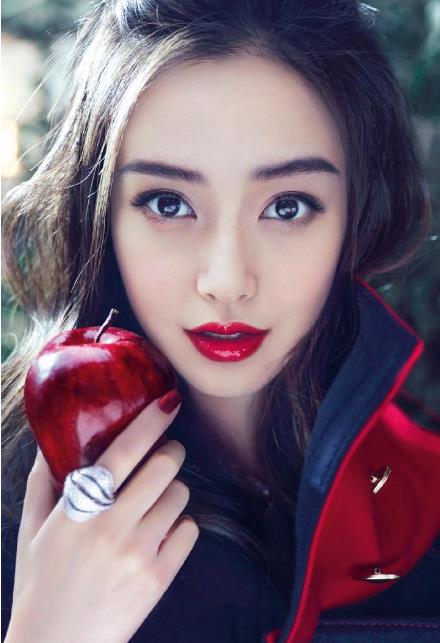 杨颖可爱卖萌照片