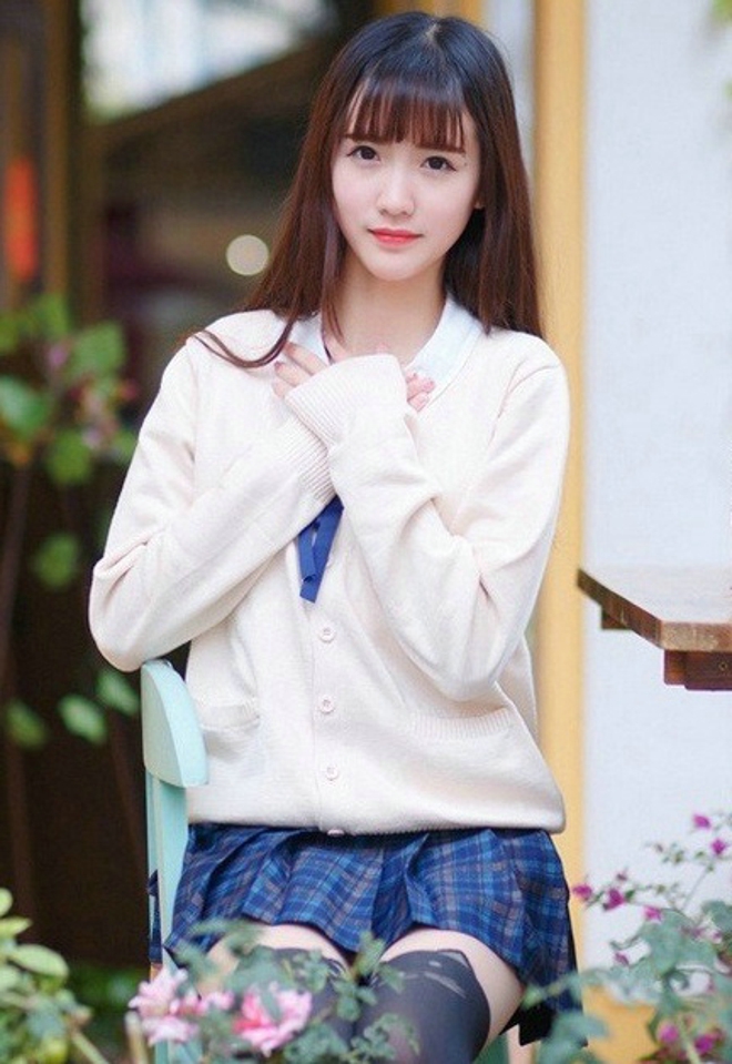秀气艺术学院日系美女