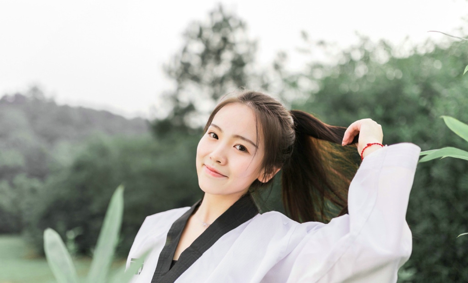 柔道马尾少女高颜值精致五官私拍写真