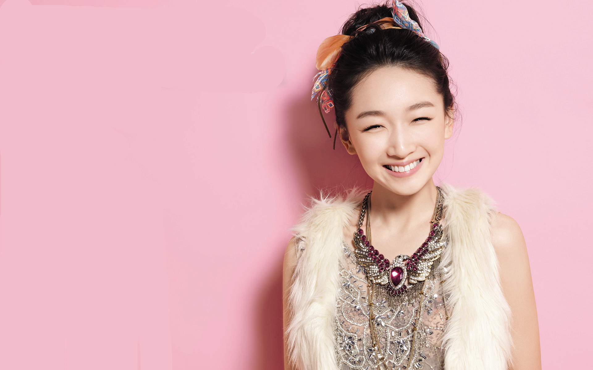 人气小花周冬雨随性图片