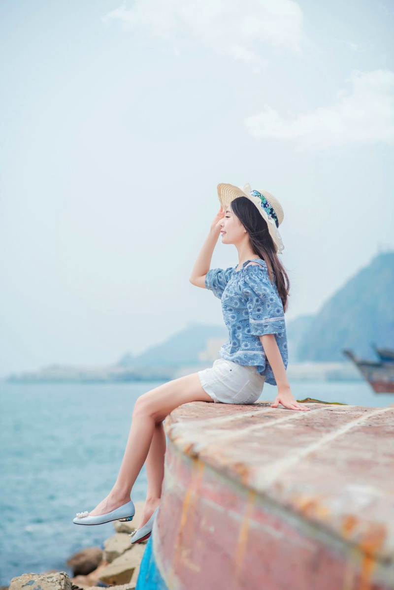 自由随性美女个性高傲阳光素颜写真