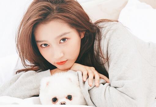 大长腿学霸美女关晓彤壁纸