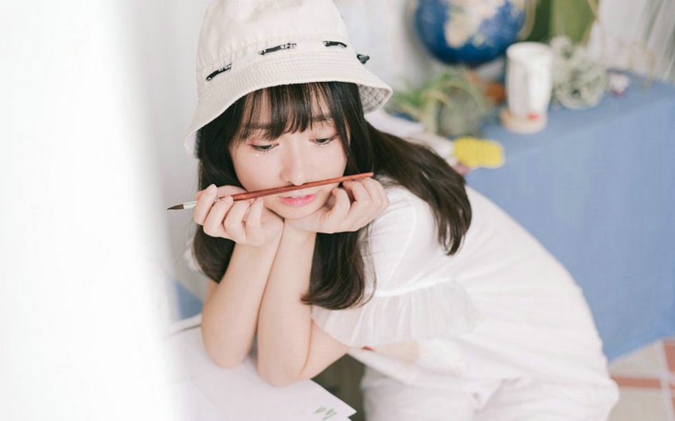 清纯娇巧小萝莉居家清新甜美写真