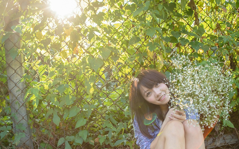 格子衬衫氧气美女清新阳光迷人写真