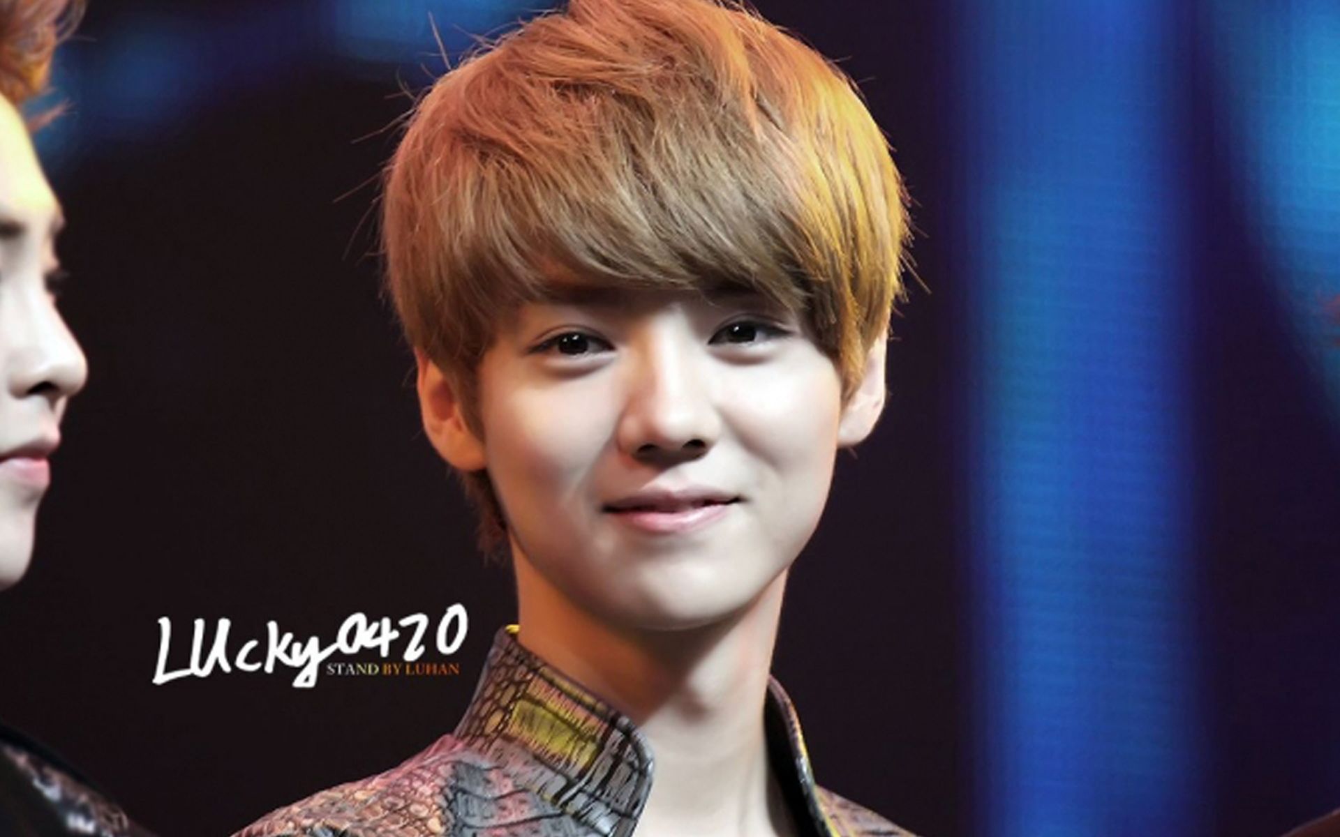 鹿晗可爱呆萌面部表情包大全壁纸