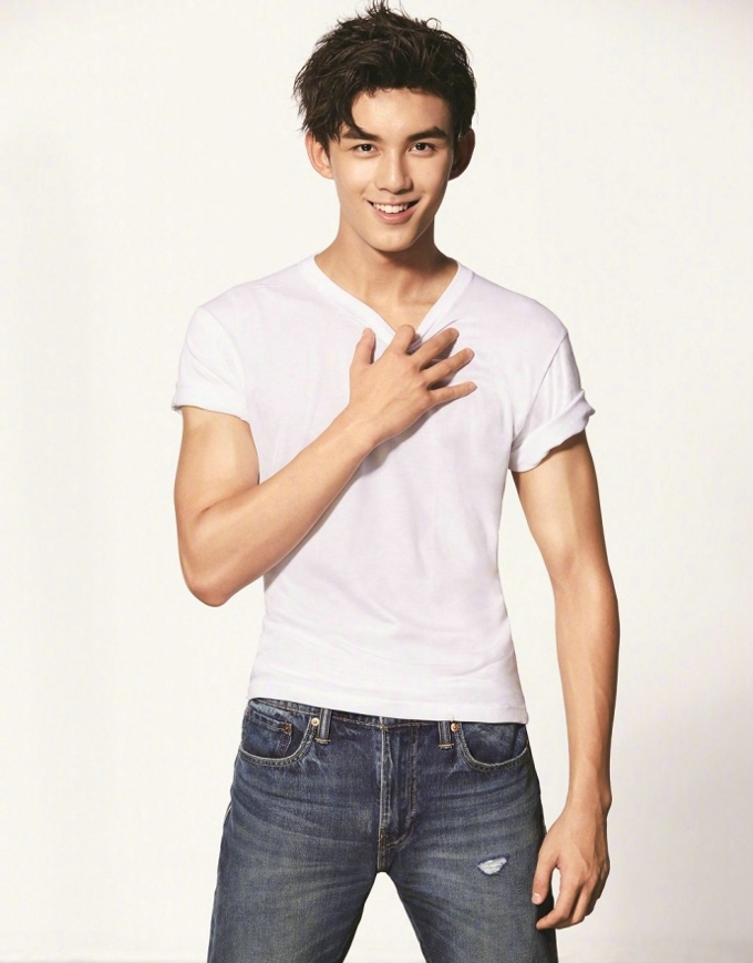 吴磊最新封面大片写真曝光