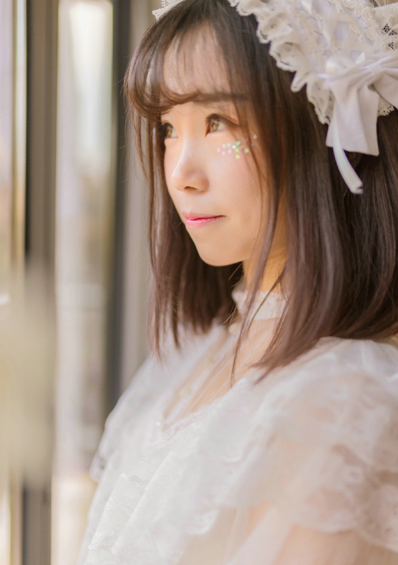 格子衬衫氧气美女清新阳光迷人写真