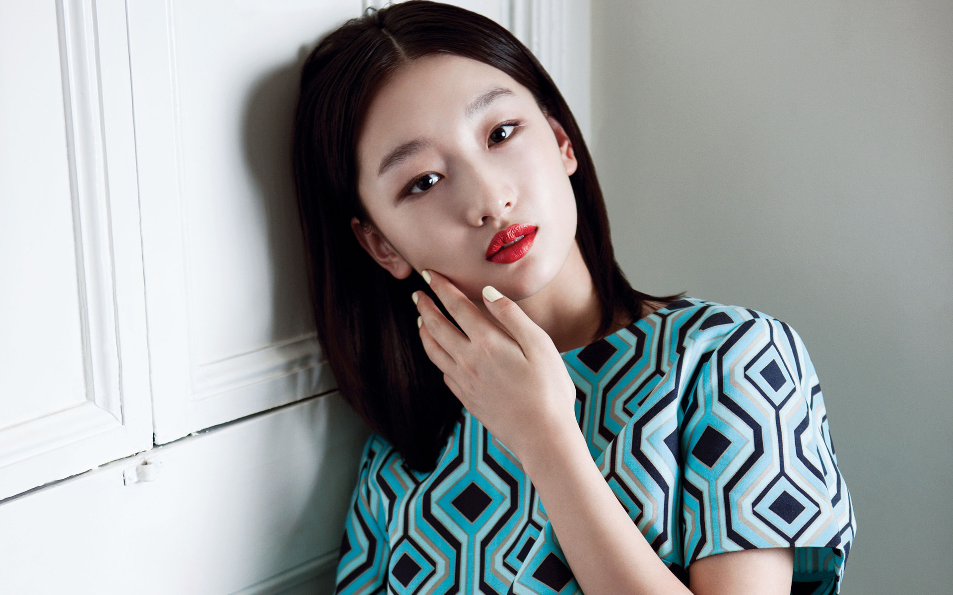 人气小花周冬雨随性图片