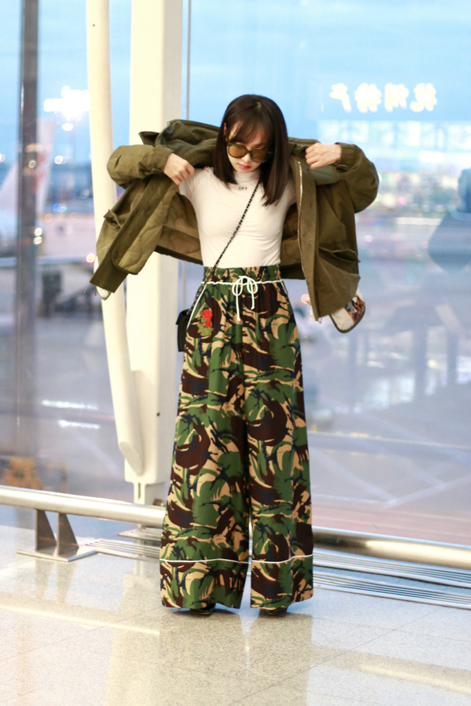 宋茜最新封面曝光 精灵美少女演绎浪漫夏日风