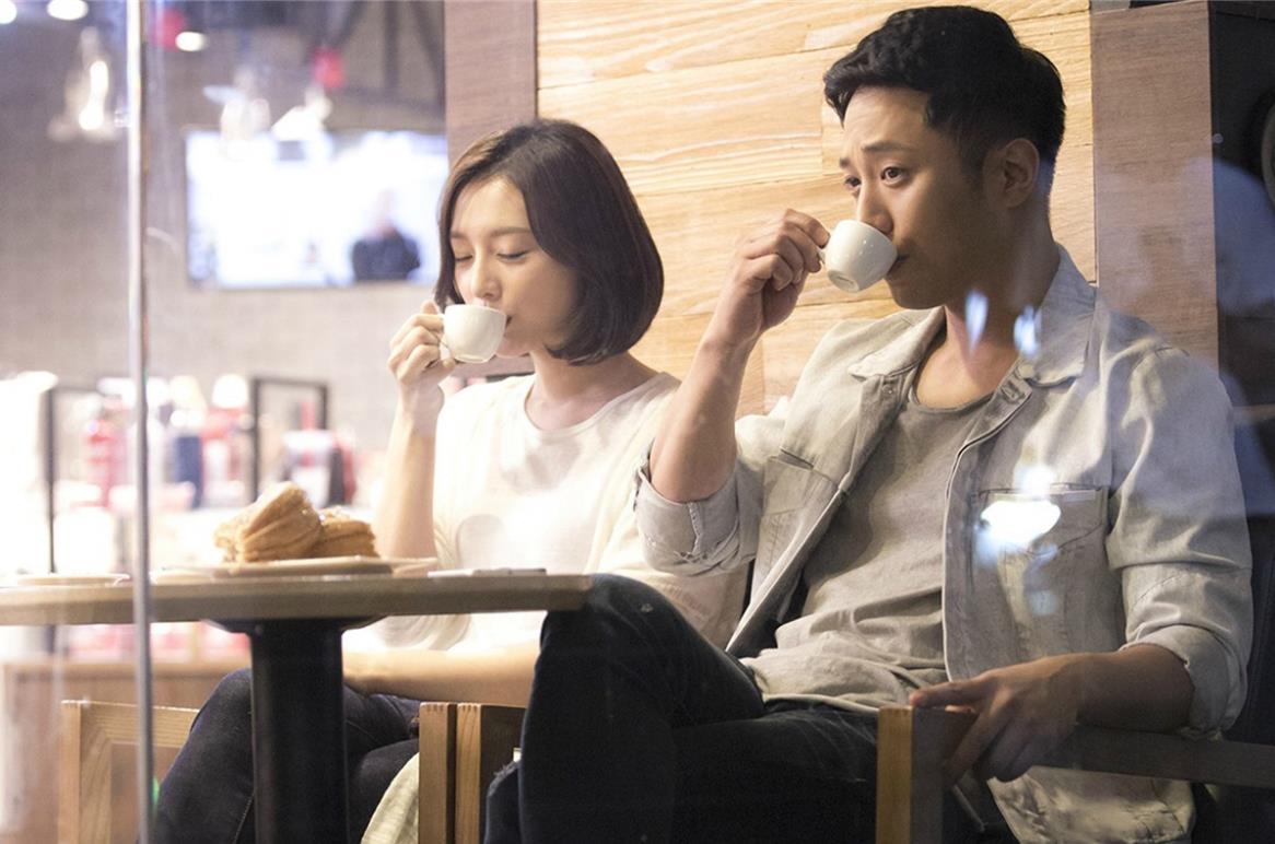 太阳的后裔甜蜜剧照