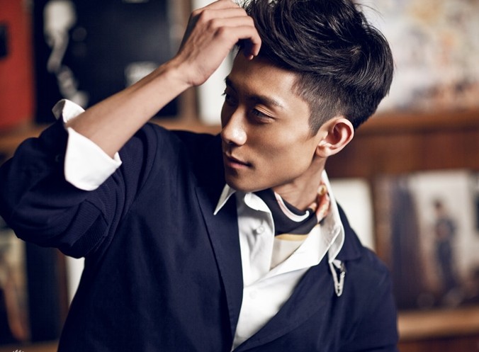 痞帅张一山图片桌面壁纸