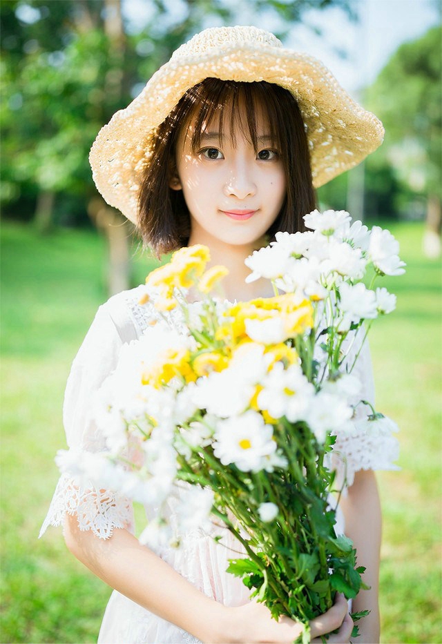 甜美采菊花姑娘优美写真图片
