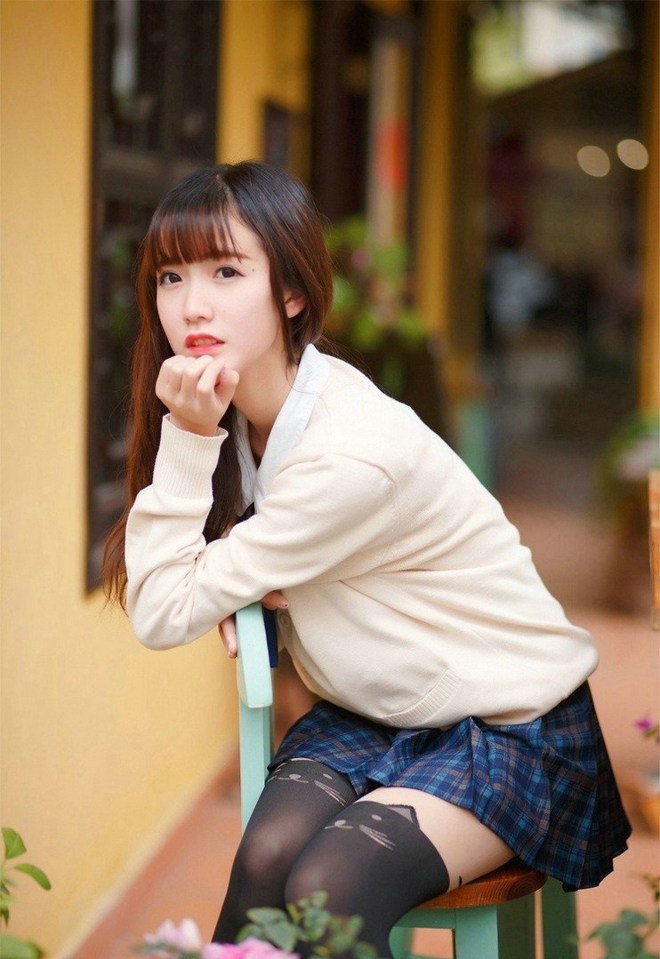 秀气艺术学院日系美女