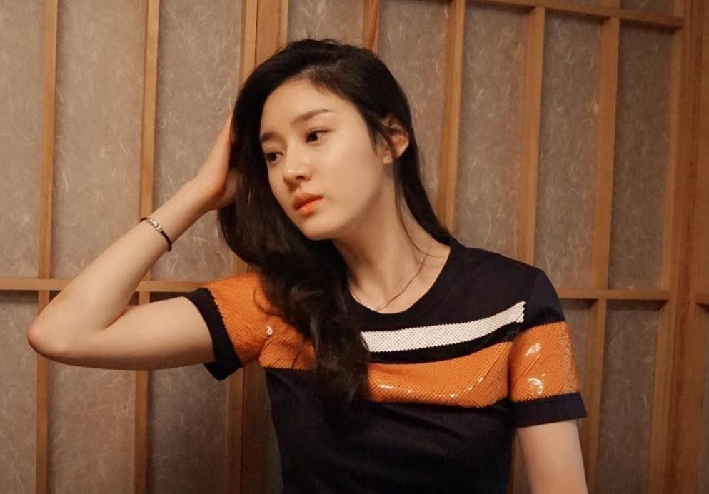 韩国女团“Baby Kara”成员Sojin生活自拍照