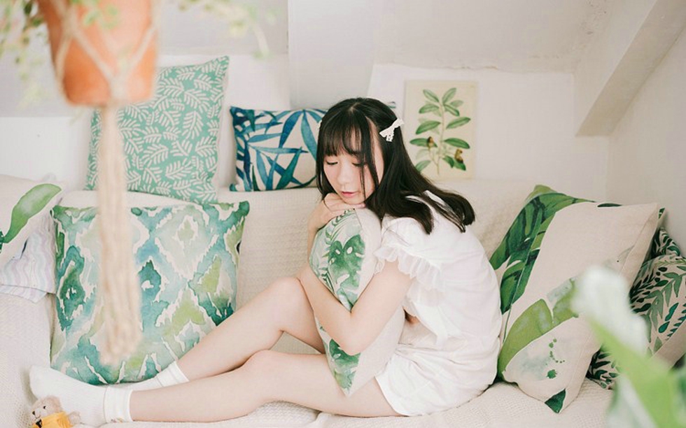 清纯娇巧小萝莉居家清新甜美写真