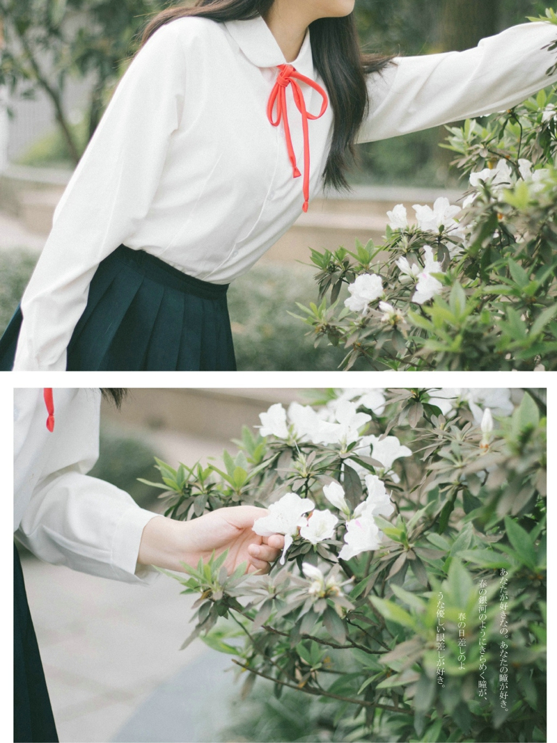 操场上的长发美女清新怡人青春正能量写真