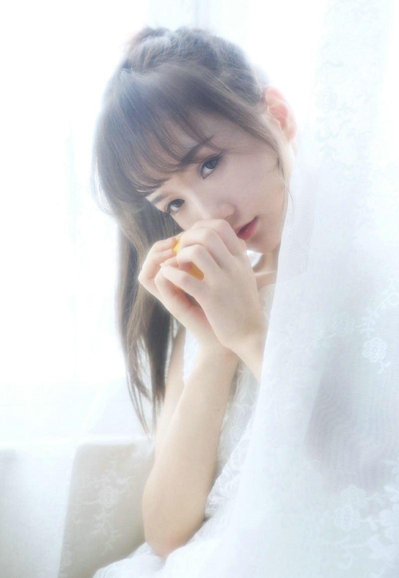 纯白私房内的马尾清纯姑娘柔美娇嫩写真