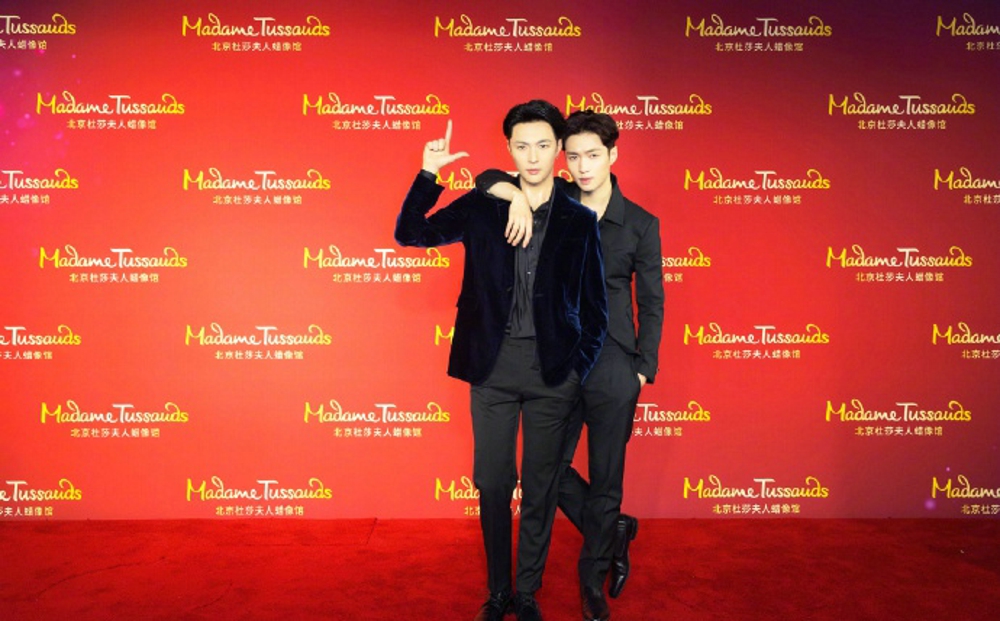 张艺兴出席北京杜莎夫人蜡像馆揭幕会