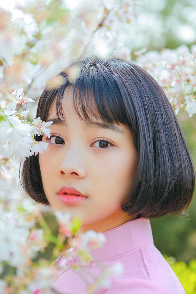 短发美女青春阳光时尚写真