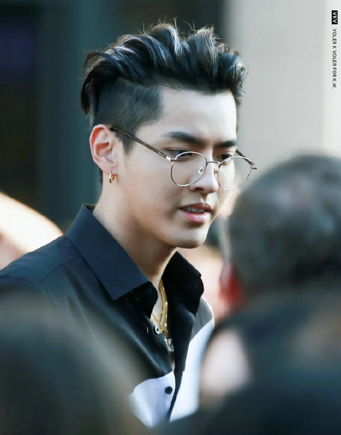 吴亦凡的凝视电眼十足美图写真