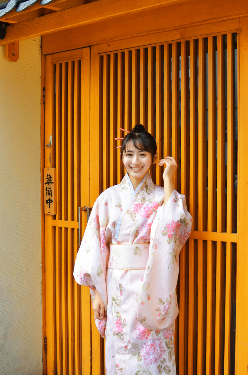 日本素颜和服美女夏日祭甜美迷人写真