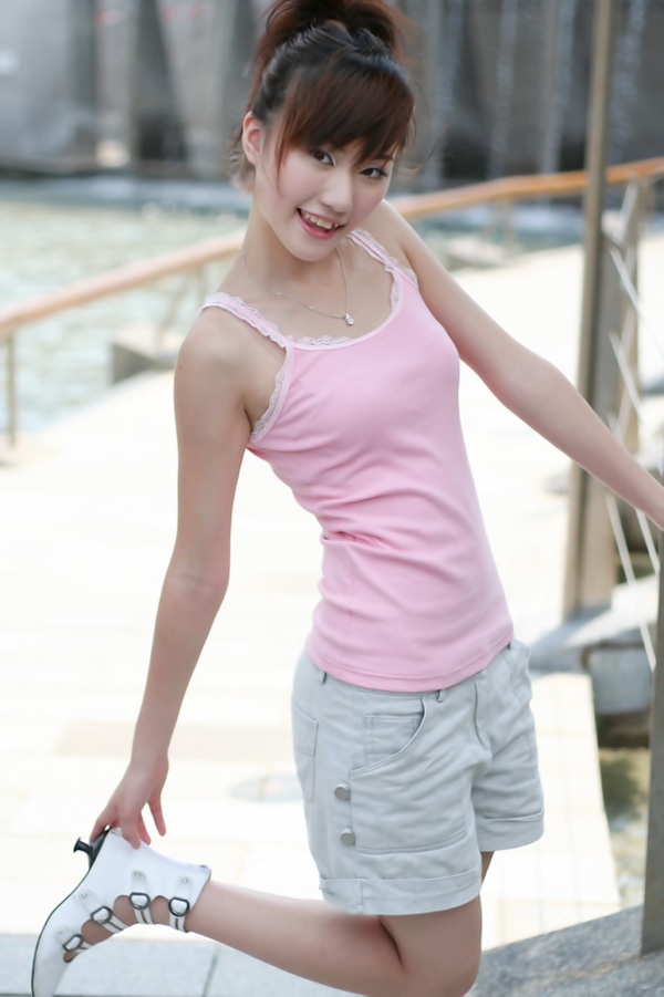 别人家的女朋友，这么靓丽!